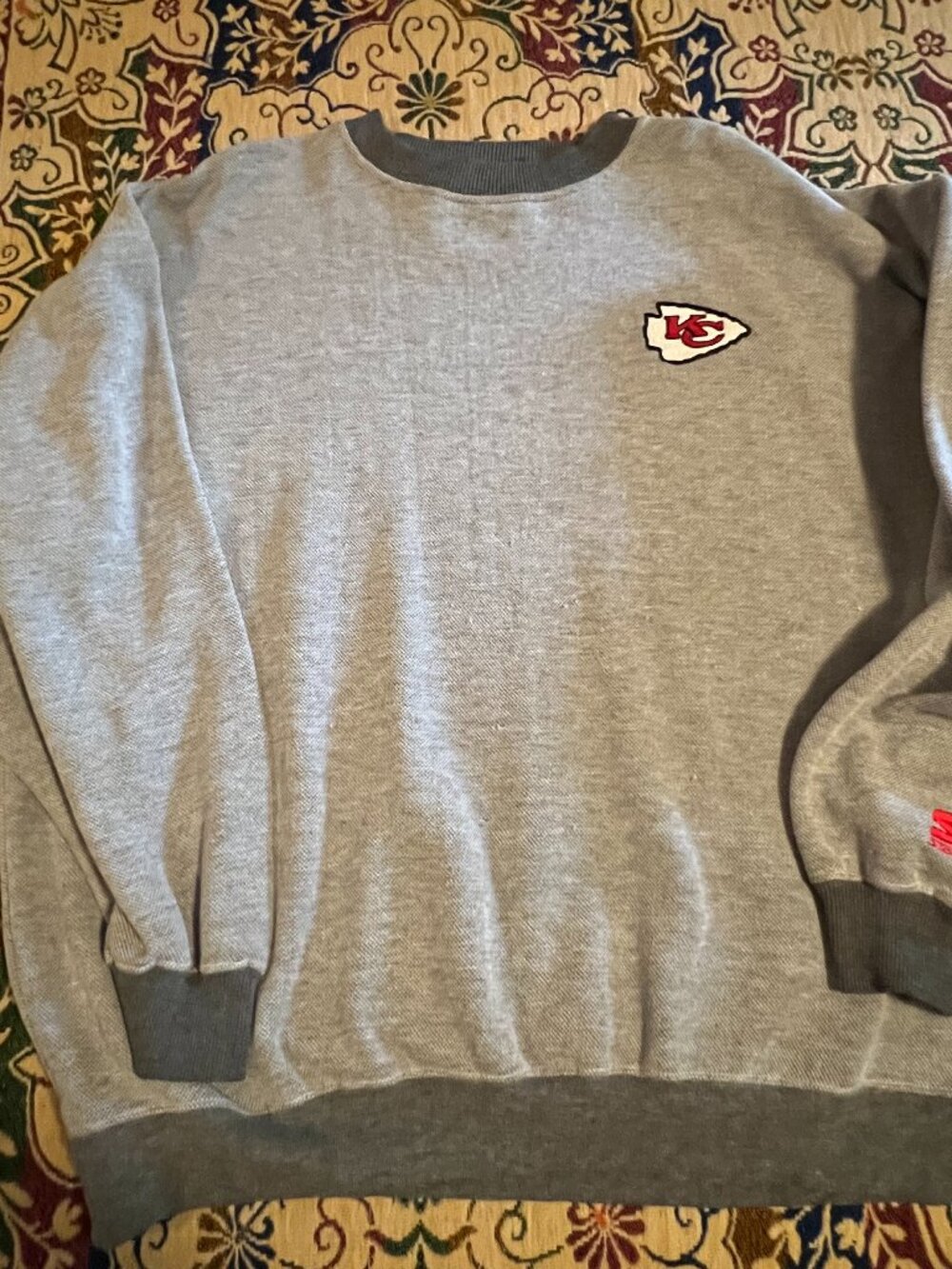 STARTER Kansas City Chiefs Men's XL Distressed Sweatshirt KC NFL Gray